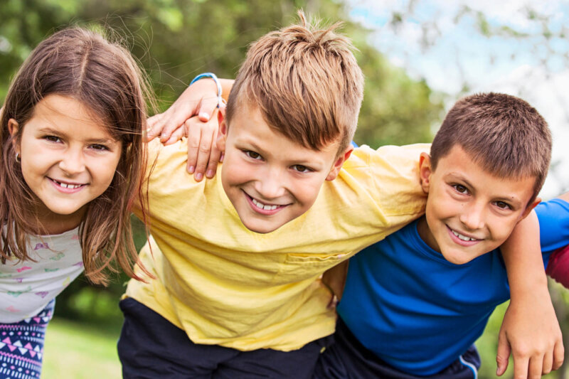 Une alimentation équilibrée est essentielle pour la croissance et le développement sains des enfants.