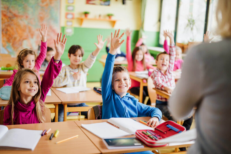 Une mauvaise alimentation peut entraîner chez les enfants des baisses de régime et des problèmes de concentration à l'école.